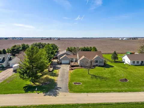 3885 E 2050th Rd, Serena, IL 60549