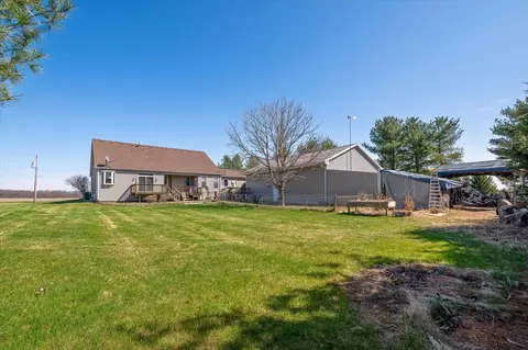 Exterior - 3885 E 2050th Rd, Serena, IL 60549 photo 4 of 5