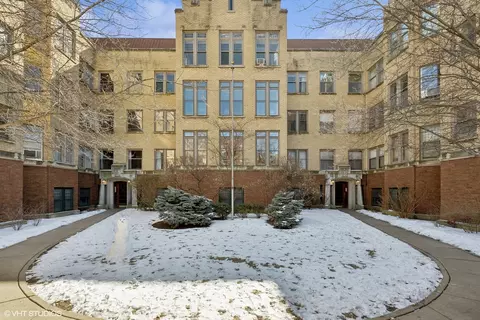 621 W Addison St #2, Chicago, IL 60613