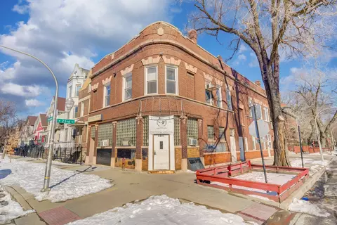 2257 S Sacramento Ave, Chicago, IL 60623