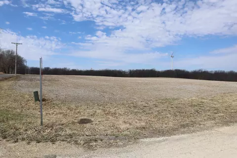 16 Sheehan Rd, Ohio, IL 61349 photo 2