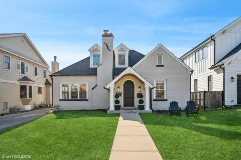 830 N Dunton Ave, Arlington Heights, IL 60004