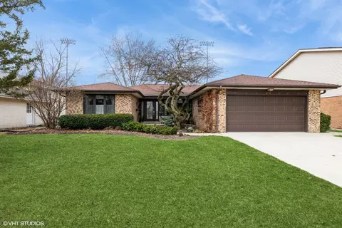 1116 S Tamarack Dr, Mount Prospect, IL 60056