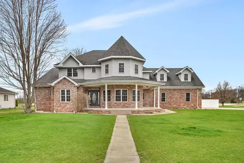 290 Highpoint Dr, Essex, IL 60935