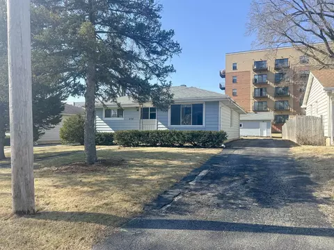 278 Rouse Ave, Mundelein, IL 60060