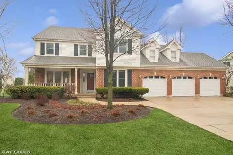 180 Chapel Oaks Dr, Buffalo Grove, IL 60089