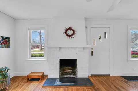 Entry Way - 508 S Edwin St, Champaign, IL 61821 photo 2 of 5