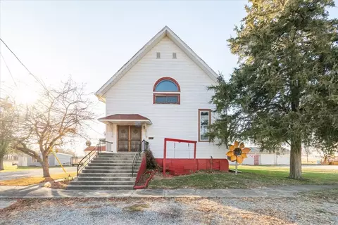 269 Chicago St, Dewitt, IL 61735