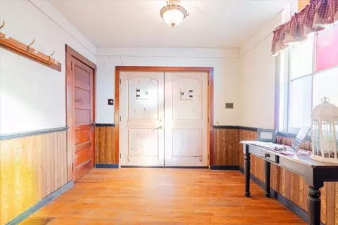 Entry Way - 269 Chicago St, Dewitt, IL 61735 photo 2 of 5
