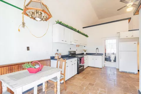 Kitchen - 269 Chicago St, Dewitt, IL 61735 photo 1 of 3