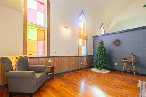 Living - 269 Chicago St, Dewitt, IL 61735 photo 1 of 3
