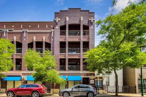 2921 N Lincoln Ave #202, Chicago, IL 60657