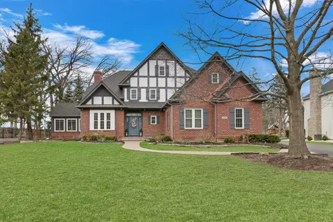 7188 Brae Ct, Gurnee, IL 60031