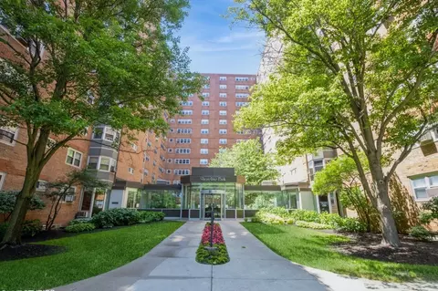 4970 N Marine Dr #523, Chicago, IL 60640