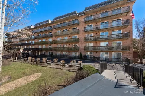 500 Redondo Dr #104, Downers Grove, IL 60516