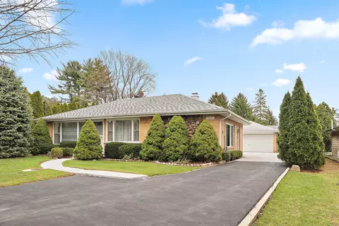 8221 Hess Ave, La Grange, IL 60525
