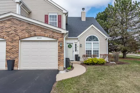 6820 Chesapeake Ct, Gurnee, IL 60031