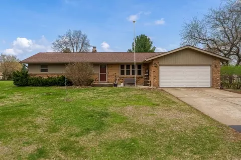 3824 Valerie Rd, Roscoe, IL 61073