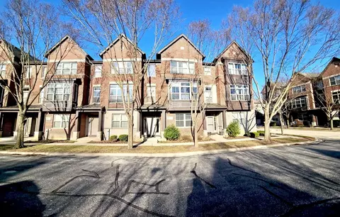 720 Telluride Ct, Vernon Hills, IL 60061
