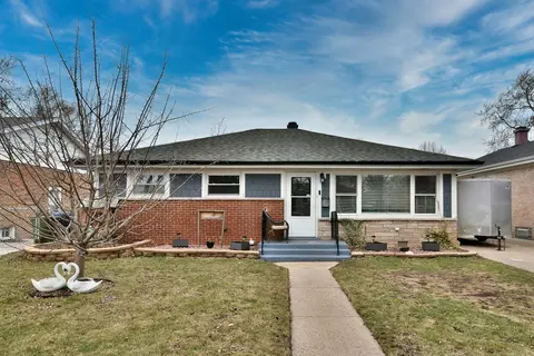 8832 S 50th Ave, Oak Lawn, IL 60453