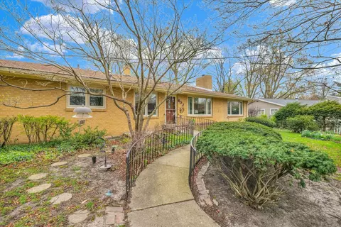 802 S Victor St, Champaign, IL 61821