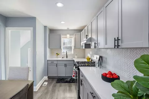 Kitchen - 2112 S 23rd Ave, Broadview, IL 60155 photo 1 of 2
