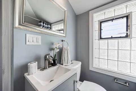 Bath - 2112 S 23rd Ave, Broadview, IL 60155 photo 2 of 3