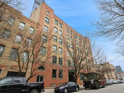 515 N Noble St #311, Chicago, IL 60642