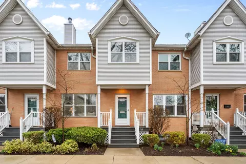 2120 W Balmoral Ave, Chicago, IL 60625