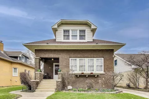 14 S Maple St, Mount Prospect, IL 60056