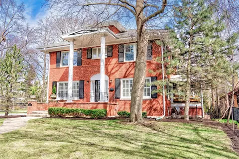 646 N Euclid Ave, Oak Park, IL 60302