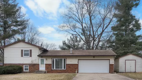 8054 Pine Ave, Downs, IL 61736