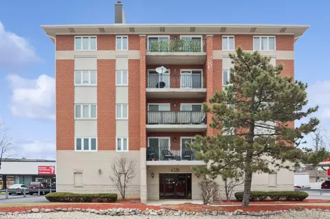 6320 W Higgins Ave #303, Chicago, IL 60630