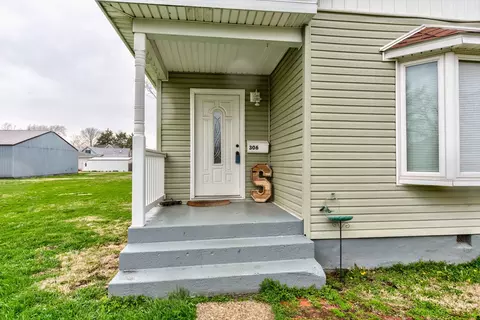 Exterior - 306 E Barker St, Tuscola, IL 61953 photo 3 of 3