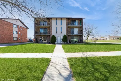 9949 Shady Ln #3A, Orland Park, IL 60462