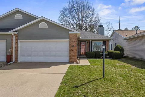 506 Creve Coeur Dr #B, Champaign, IL 61822