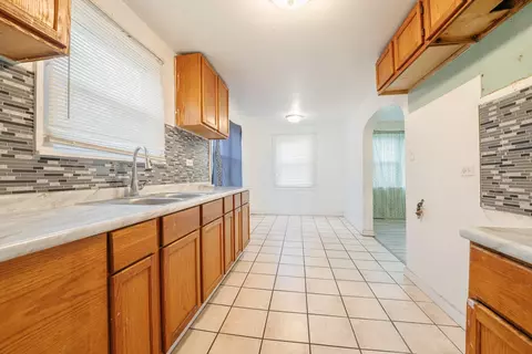 Kitchen - 15731 St Louis Ave, Markham, IL 60428 photo 4 of 4