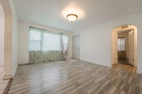 Living - 15731 St Louis Ave, Markham, IL 60428 photo 2 of 5