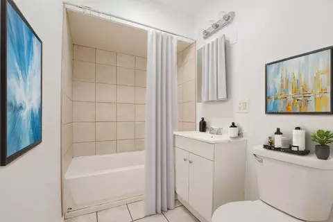 Bath - 15731 St Louis Ave, Markham, IL 60428 photo 1 of 2