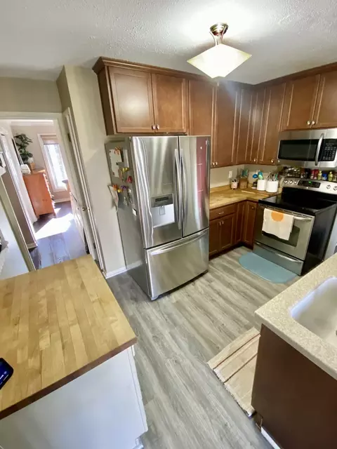 Kitchen - 208 E Miller Rd, Sterling, IL 61081 photo 1 of 2