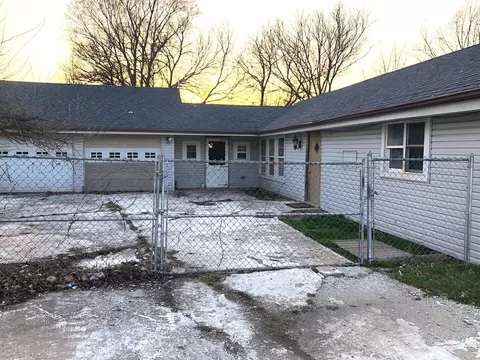1100 Trask St, Aurora, IL 60505 photo 3