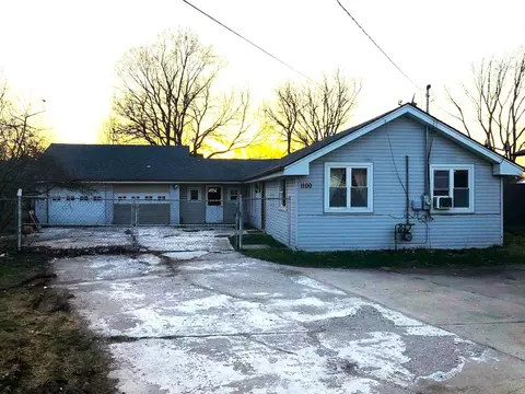 1100 Trask St, Aurora, IL 60505 photo 2