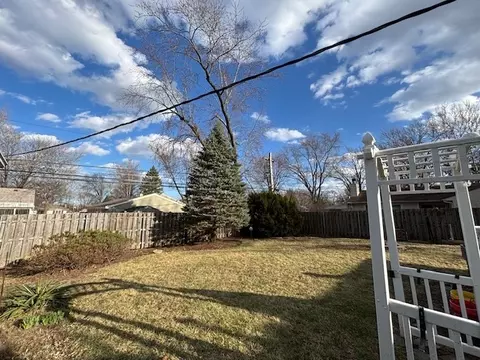 Exterior - 2106 Quail Ct, Rolling Meadows, IL 60008 photo 2 of 2