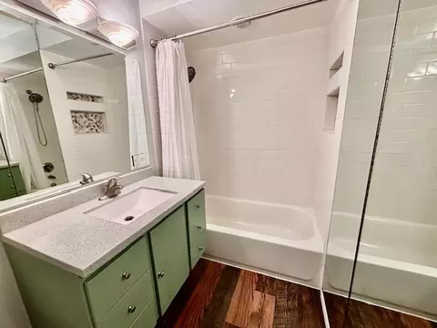 Bath - 2106 Quail Ct, Rolling Meadows, IL 60008 photo 1 of 2