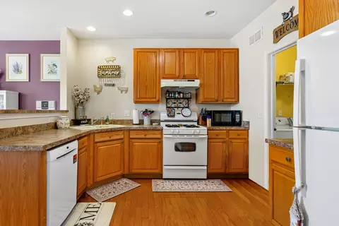 Kitchen - 503 Cobblestone Cir, Harvard, IL 60033 photo 1 of 2