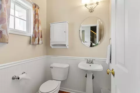 Bath - 503 Cobblestone Cir, Harvard, IL 60033 photo 5 of 5