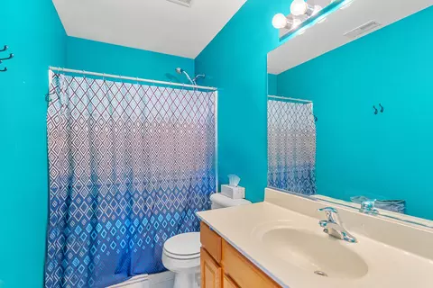 Bath - 503 Cobblestone Cir, Harvard, IL 60033 photo 1 of 5