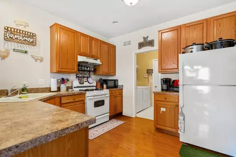 Kitchen - 503 Cobblestone Cir, Harvard, IL 60033 photo 2 of 2