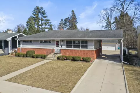 717 N Gibbons Ave, Arlington Heights, IL 60004