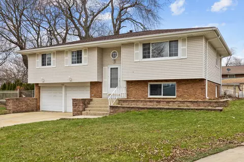 1512 Chatham Ct, Schaumburg, IL 60193